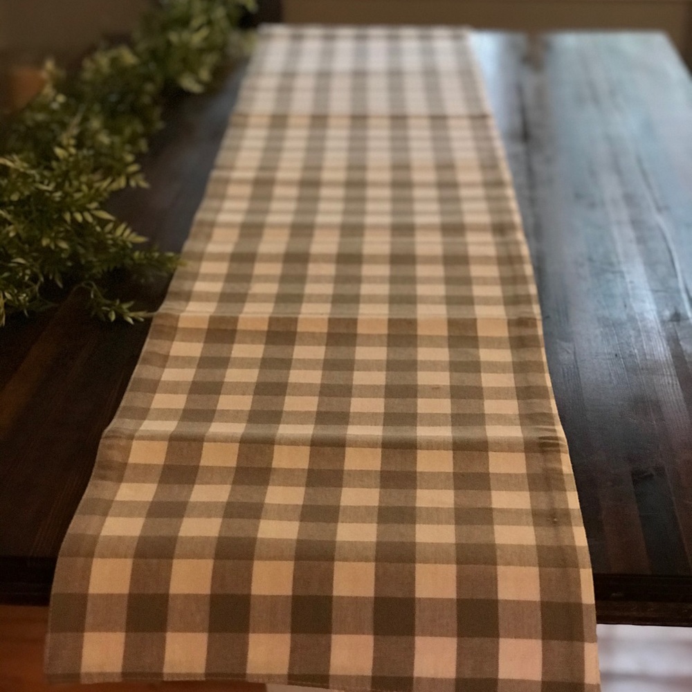 Reversible table runner 13in x 72in - Picture 8 of 8